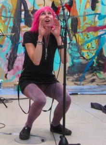 Ni kan se mig köra poesi i Studieförbundet Vuxenskolans monter C04:02 på fredag kl 18