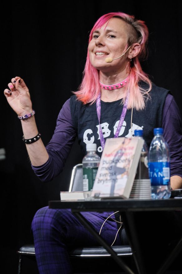 Från ett samtal om Punkpoet med svensk brytning på Bokmässan 2019. Foto och copyright: Thomas Niemi.
